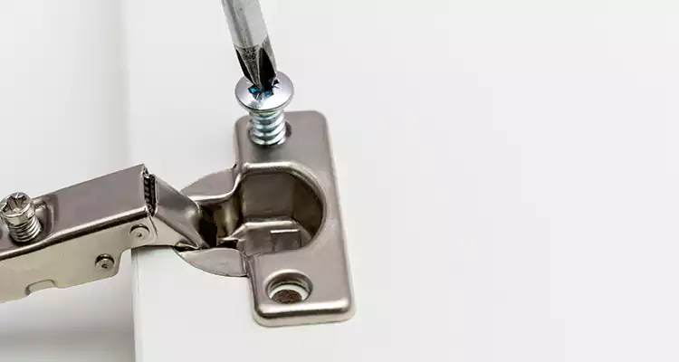 Screen Door Hinge Repair in Richmond, CA
