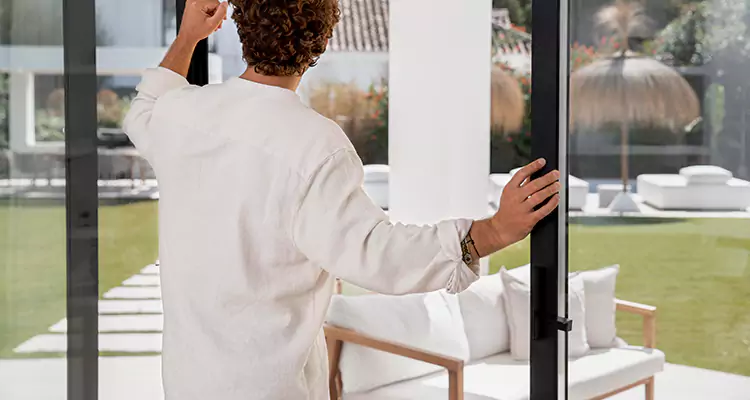 Sliding Screen Door Maintenance for Closing Issues in Richmond, CA
